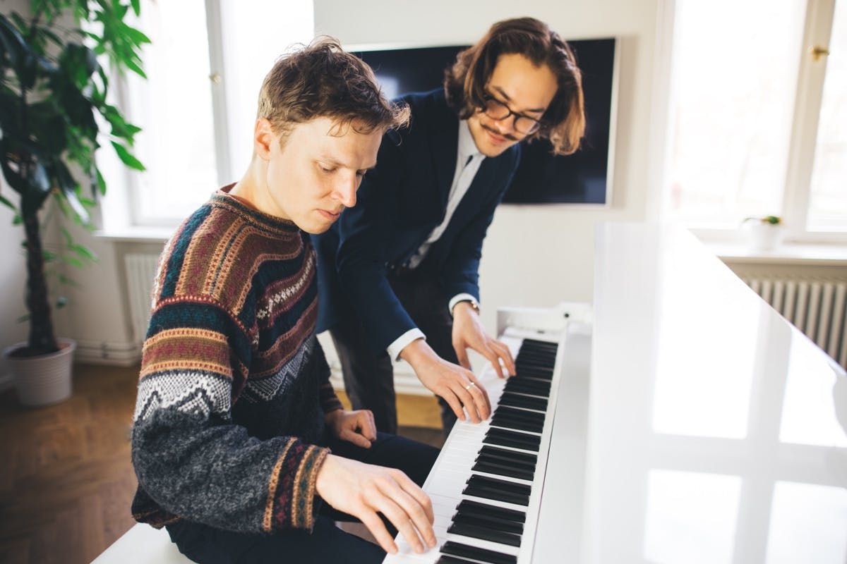 Piano lesson with a teacher